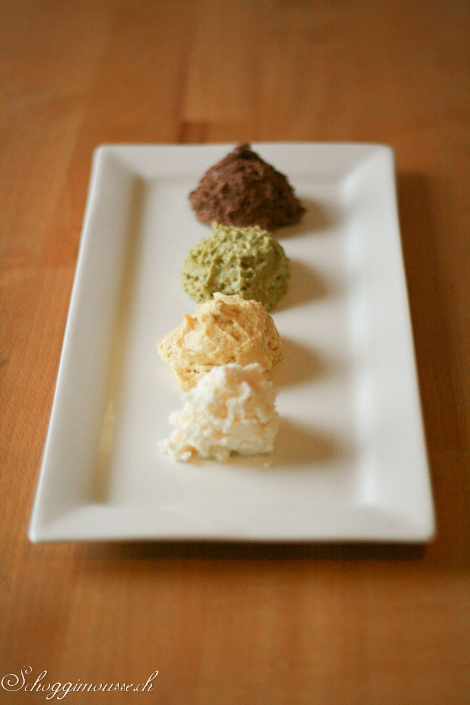 Mousseplatte (Kokos, Banane, Pistazien und Schokolade)