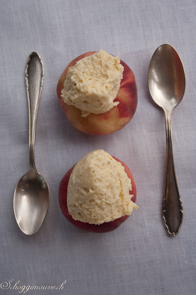 P&egrave;che-Melba mit Vanillemousse