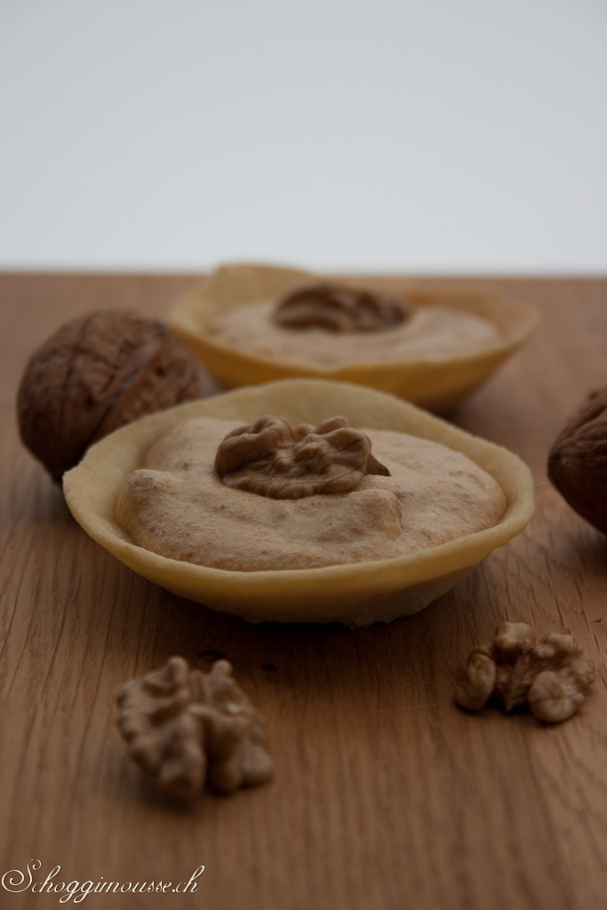 B&uuml;ndner Nusstortenmousse